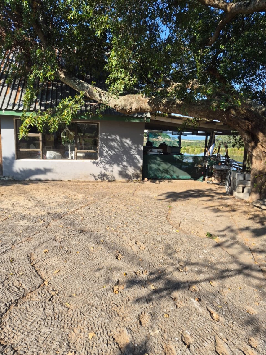 Commercial Property for Sale in Cove Rock Eastern Cape